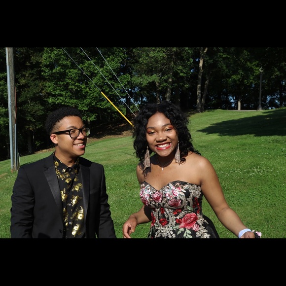 PROM DRESS✨ - Picture 3 of 5